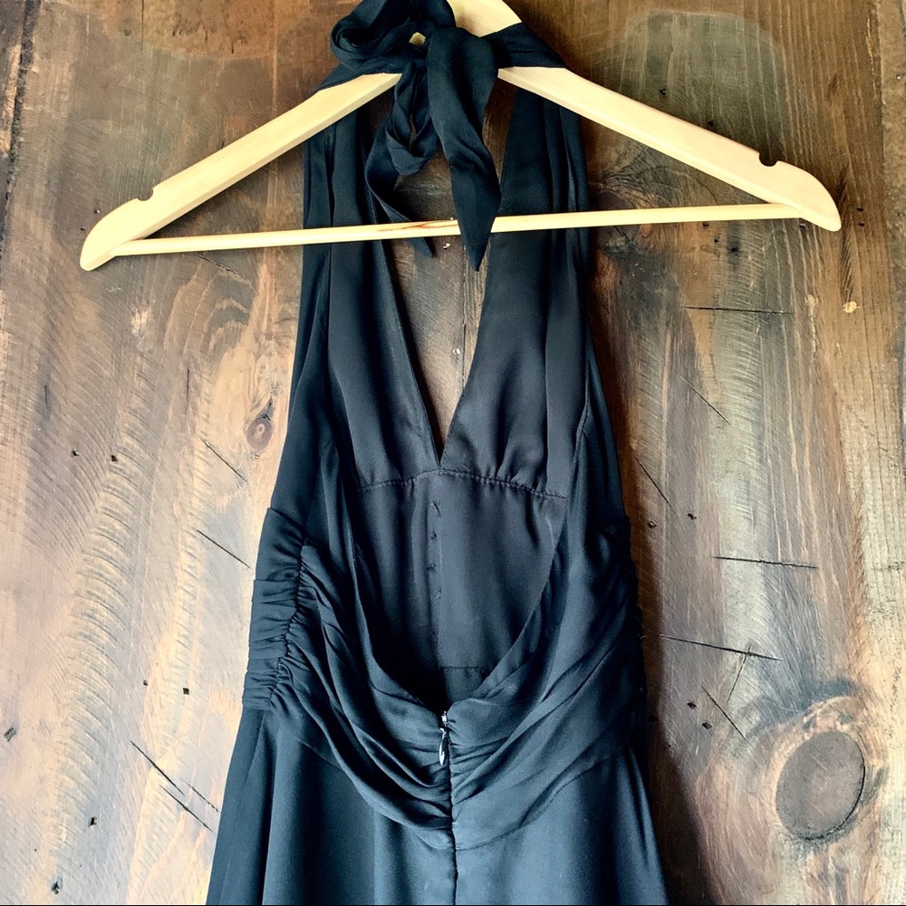 Timeless elegant halter dress ❤️ - Picture 5 of 11